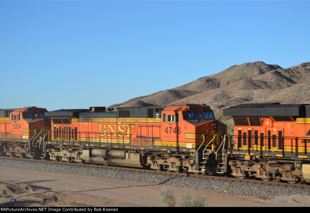 BNSF 4746